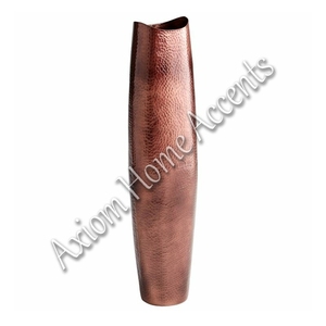 Axiom Home Accents Jarrón de suelo de aluminio hecho a mano Estética moderna Florero de Navidad transparente para sala de estar de boda - Product Image 4