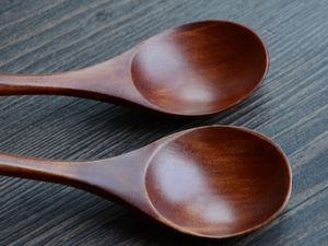 Venta al por mayor caliente de alta calidad de madera natural de madera personalizada cuchara de mezcla cucharas de postre con mango de larga duración - Product Image 2