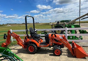 Tractor Cortacésped Industrial de Alto Rendimiento LA230, Compacto, Utilitario, Agrícola, con Capacidad de Maniobra, Digital, 35KW - Product Image 2