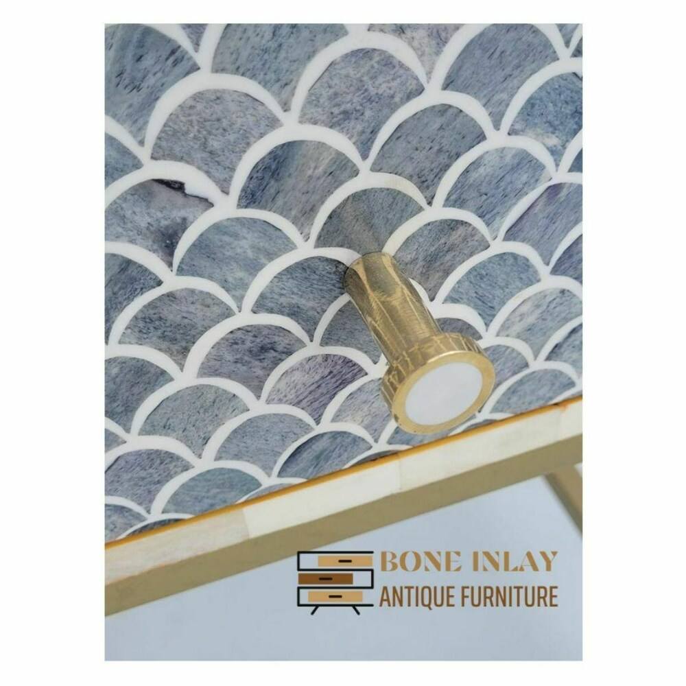 สีเทาเข้ม