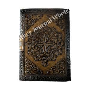 Hada de mariposa en relieve hecho a mano diario de cuero genuino Deckle Edge Papers Spell Notebook diario de tapa dura con C-Lock antiguo - Product Image 4