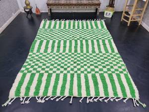 Tapis berbère en laine fait main vert marocain Beniourain Area Tapis avec haute pile Design rayé à carreaux unique pour nouvelle maison - Product Image 3