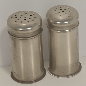 Molino decorativo de sal y pimienta de acero inoxidable, superficie de pátina envejecida rústica, trabajo artesanal, diseño moderno, comedor ecológico duradero - Product Image 5