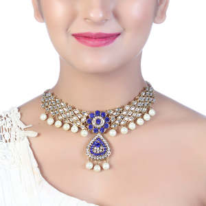 Vivant 1102321 Conjunto de joyería fina Collar chapado en oro con Maang Tikka Elegante y elegante - Product Image 1