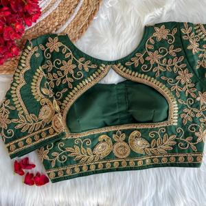 Vestido moderno de seda Banarasi pesado con hermoso hilo de pavo real y trabajo Aari en mangas y espalda Verano Trabajo hecho a mano pesado - Product Image 5