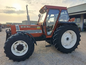 Tracteurs agricoles Fiat d'occasion de 100 à 174 CV avec composants essentiels (roulements et boîte de vitesses) à vendre - Product Image 3