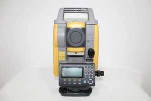 Estación Total Láser GM52 con Compensador de Doble Eje, Precisión de 2'', IP65, Aumento de 30x para Minería y Túneles, Fabricada en EE. UU. - Product Image 4