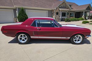 ฟอร์ด มัสแตง ปี 1968 มือสอง สภาพดี  เครื่องยนต์ V8 ขนาด 351 คิวบิกนิ้ว  ตกแต่งหลายรายการ  ลายเส้นสีทาใหม่ - Product Image 2