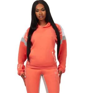 Chándal apilado moderno para mujer: cómodo y elegante para estilos de vida activos - Product Image 1