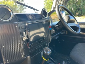 Oferta Especial: DEFENDER 110 TDCI PICK UP USADO del 2007 + Equipamiento de Alta Gama - Product Image 2