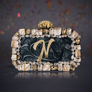 Pochette de soirée en résine de qualité supérieure fabriquée à la main élégante conception originale de coquillage strass métal artisanat de luxe à bas prix - Product Image 2