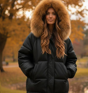 Chaqueta de Cuero Negra a Cuadros con Cremallera, Diseño Acolchado con Ribete de Piel de Zorro, Estilo Urbano - Product Image 3