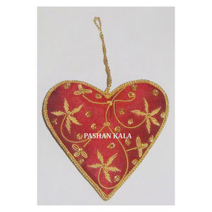 ผ้าสีแดงรูปหัวใจงานปักสีทองรูปต้นคริสต์มาสที่แขวนเครื่องประดับ - Product Image 1