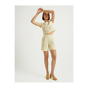 Shorts de Encaje con Cinturón Grueso para Mujer - Product Image 4