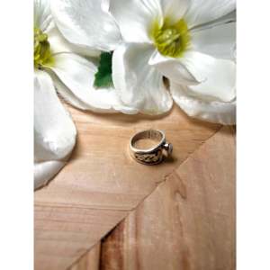 Navajo Handmade White Buffalo & Sterling Silver <b>Statement</b> <b>Ring</b> Size 5 Bezel Set Natural Stone Boho Hip-Hop Style Everyday Wear - Product Image 4