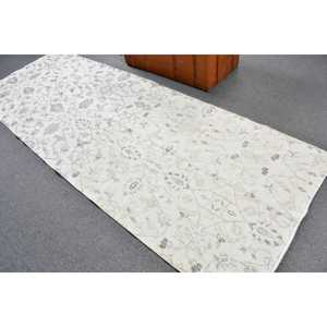 พรมตุรกีวินเทจ ขนาด 3.7x10.4 ฟุต พรมขนสัตว์ลายสัตว์สีขาว - Product Image 4