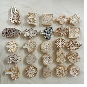 Mini blocs d'impression textiles en bois sculptés à la main, idéaux pour une utilisation par les artistes du henné et par les artistes du textile, adaptés à la revente