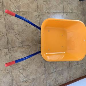 Mini <span class=keywords><strong>brouette</strong></span> de jardin légère pour enfants en métal et plastique avec roues en caoutchouc solide Cadeau parfait pour enfants pour le jeu de cour - Product Image 5