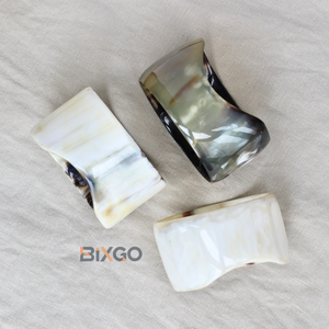 Brazalete de Cuerno de Búfalo con Tubo Cónico BIXGO BRL0028, Unisex, Moderno, Hecho a Mano en Vietnam, Se Aceptan Pedidos al por Mayor y Personalizados - Product Image 2