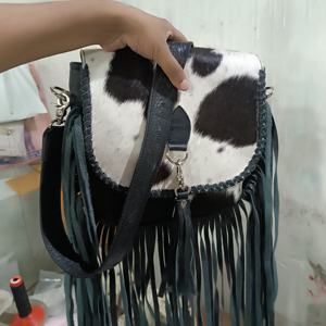 Sac bandoulière de style bohème en cuir véritable de haute qualité, écologique, avec fermeture éclair à pompon, style western, artisanat personnalisé, automne - Product Image 2