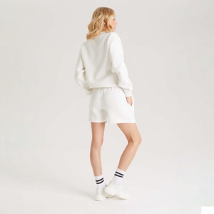 เซ็ตเสื้อสเวตเตอร์และกางเกงขาสั้นผ้าฝ้ายคอกลมทรงหลวมเสื้อสเวตเตอร์แบบสวมหัวเสื้อสเวตเตอร์แบบลำลองสำหรับผู้หญิง - Product Image 3