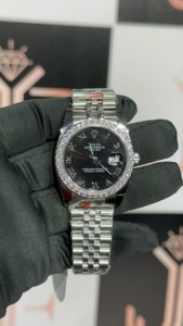 SK Luxury Women's Quartz Alloy Stainless Steel Bracelet <b>Wristwatch</b> Simple Fashion Glass Dial Diamond <b>Waterproof</b> 31mm - Product Image 3