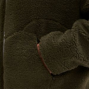 Chaqueta de lana de oliva: ajuste relajado con bolsillos funcionales, detalles de costura trasera y artesanía - Product Image 6