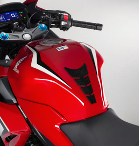 Pad Antiscivolo Nero Sottile per Serbatoio Moto Sportiva, Strumento di Rotazione Modello 8016408182813 - Product Image 5