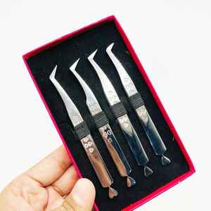 Juego de pinzas de pestañas de volumen grabadas con Mini corazones, pinzas de extensión de pestañas injertadas, herramientas de pestañas sostenibles de grado quirúrgico - Product Image 1