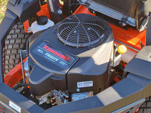 Tondeuse autoportée à essence Kubota Z242KW-48 de 21,5 CV, haute puissance, 2025, à rayon de braquage nul - Product Image 6