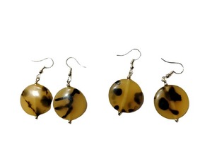 Ensemble de boucles d'oreilles en résine époxy et en bois - idéal pour les mariages - les femmes portent des articles neufs ici - Product Image 2