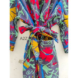 Chaqueta Kimono Kantha Hecha a Mano en India para Mujer, Ropa de Dormir de Verano Bordada a Mano con Diseño Suzani, Tejido Corto para Otoño/Primavera - Product Image 6