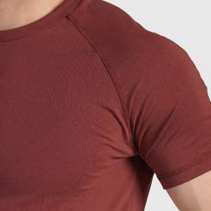 เสื้อยืดทรงเข้ารูป Apex สำหรับผู้ชาย สีแดงเลือดหมู ผ้าถักน้ำหนัก 180 กรัม ระบายอากาศได้ดี สีพื้น ย้อมสีเรียบๆ ไซส์ใหญ่ ใส่สบายในช่วงฤดูร้อน ดีไซน์เรียบง่าย - Product Image 5