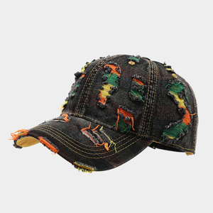 Gorra Blanca Personalizable con Bordado, Estilo Desgastado, Lista para Marca Propia, Venta al por Mayor - Product Image 1