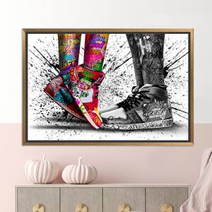 Elegante Impresión de Zapatos con Graffiti: Decoración Moderna de Arte en Lienzo para Pared, Lienzo con Marco Dorado - Product Image 1