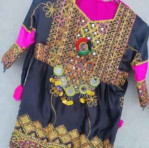 VESTIDOS AFGANOS HECHOS A MANO PARA NIÑOS EN VENTA A PRECIO ECONÓMICO 2026 VESTIDOS TRADICIONALES PARA NIÑOS MOQ BAJO Y PERSONALIZACIÓN - Product Image 3