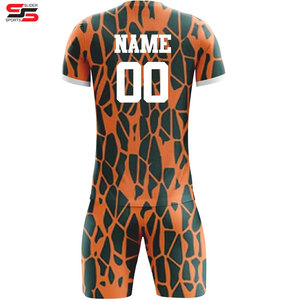 Vente en gros de maillots de football en polyester 100% sublimés, ensembles personnalisés unisexes, uniformes de football respirants, ensemble de vêtements de football courts avec logo - Product Image 2