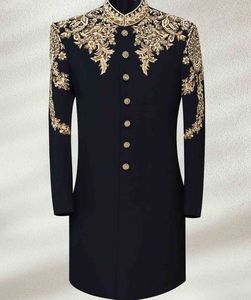 SHERWANI-NEW---DAZZLING de terciopelo para novio, elegante vestido con pantalón con bordado pesado de ZARDOZI para ropa de fiesta/vestido de boda @ 2022 - Product Image 3