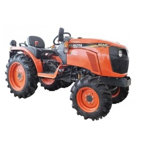 Tractor Kubota MX5400 de calidad, utilitario, 54 HP, 4WD con transmisión de engranajes y cargador frontal de alta resistencia - Product Image 1