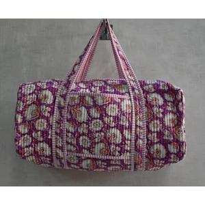 Sac de voyage en coton de luxe, léger, style bohème, matelassé, imprimé à la main en Inde, motif floral, sac à bandoulière, fermeture éclair - Product Image 1