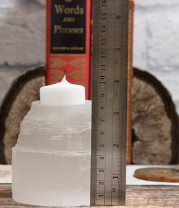 เชิงเทียนสีขาวแบบหมุน selenite เชิงเทียนคริสตัลสำหรับการบำบัดและตกแต่ง - Product Image 3