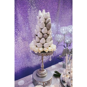 Plato de exhibición de postres glamurosos para bodas y eventos - Product Image 2