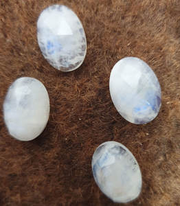 Best-seller 6.43 cts pierre de lune arc-en-ciel naturelle 14x10mm ovale Rosecut 6mm d'épaisseur pierre de couleur blanche de qualité lâche populaire pour son - Product Image 5