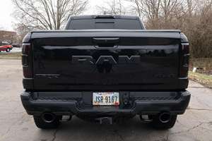 RAM 1500 TRX 2022 d'occasion en parfait état ~13 200 miles, moteur Hemi V8 turbocompressé, pneus R20, pack R-TRX 800, 4x4 - Product Image 5
