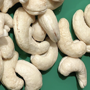 เม็ดมะม่วงหิมพานต์ W320เม็ดมะม่วงหิมพานต์1ตันส่งออกไปยังดูไบ, อียู, ตะวันออกกลาง - Product Image 1