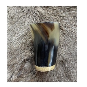 Vaso de Cuerno Vikingo Medieval Hecho a Mano con Material Orgánico Ecológico, Tacto Real, Logotipo Personalizado, Estilo Animal, Pulido Natural - Product Image 6