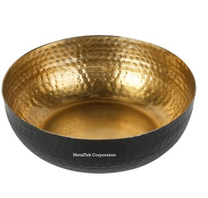 Impresionante tazón redondo de metal Pieza central de acabado martillado único para servir chocolate y frutas en ocasiones especiales Mesa elegante - Product Image 6