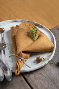 Serviettes de table en lin massif faites à la main, style moderne et minimaliste - Design intemporel, réutilisables et personnalisables pour les restaurants - Product Image 4