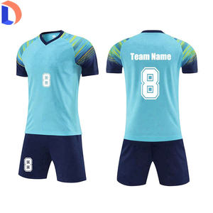 Conjunto de camisetas de fútbol de dos piezas personalizadas de alta calidad, uniformes de fútbol de poliéster de nuevo diseño para adultos con impresión por sublimación - Product Image 5