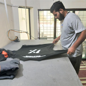 Fabricante de Sudaderas Cómodas, Sudaderas Gruesas de Invierno 100% Algodón |   Pedido mínimo de 50 unidades |   Sudaderas Personalizadas al por Mayor con Entrega Rápida - Product Image 4